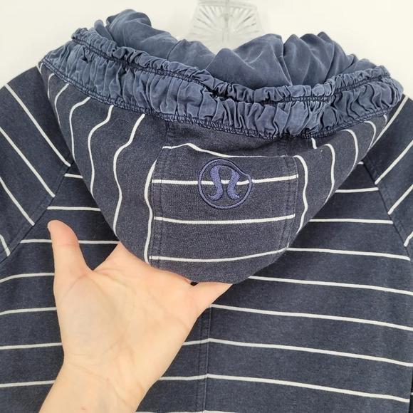 Lululemon movement jacket stripe size 4 - Picture 11 of 13